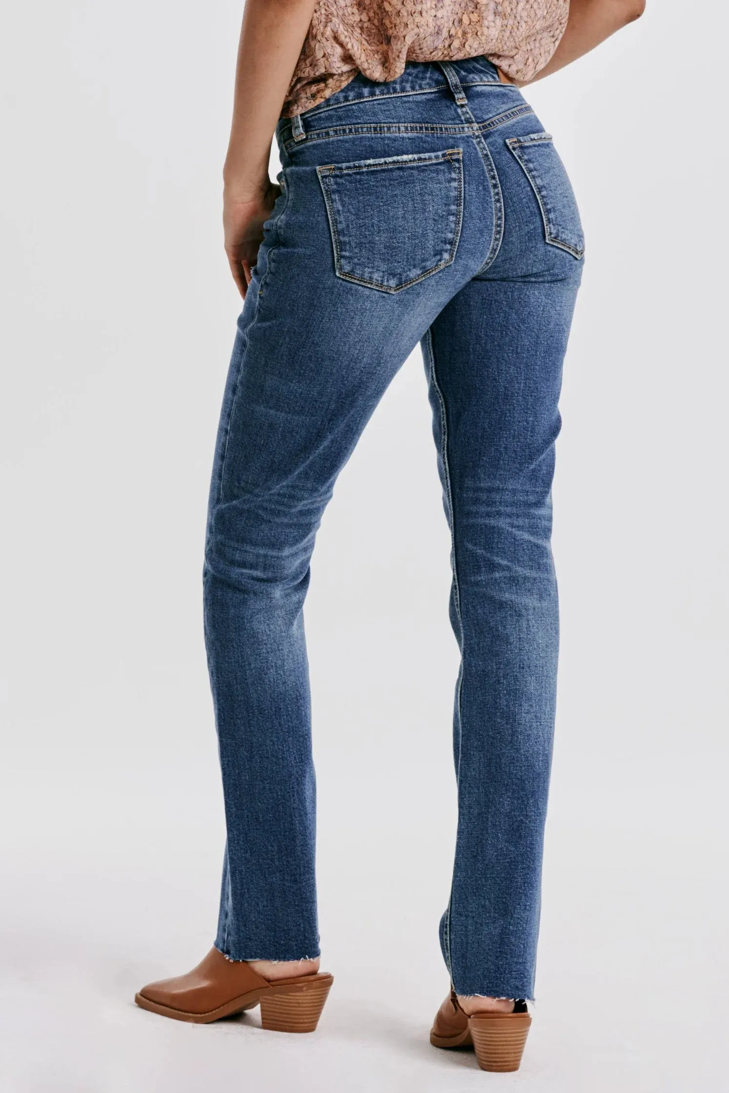 PLAYBACK Mid Rise Slim Straight Jean