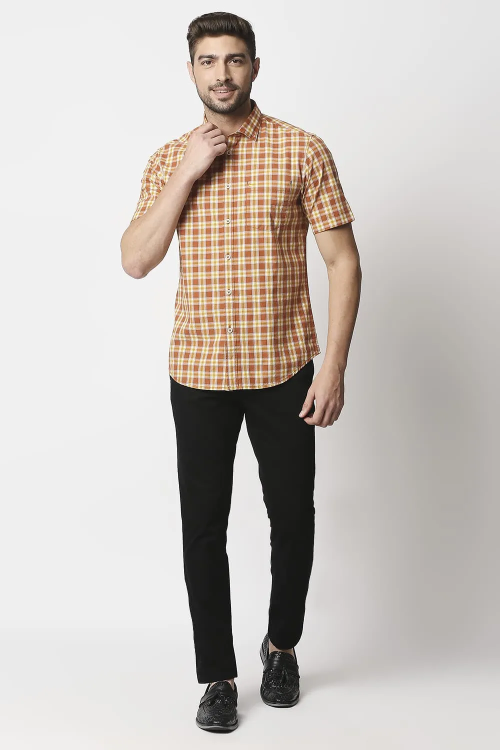 Slim Fit Checks Halfsleeves Shirt